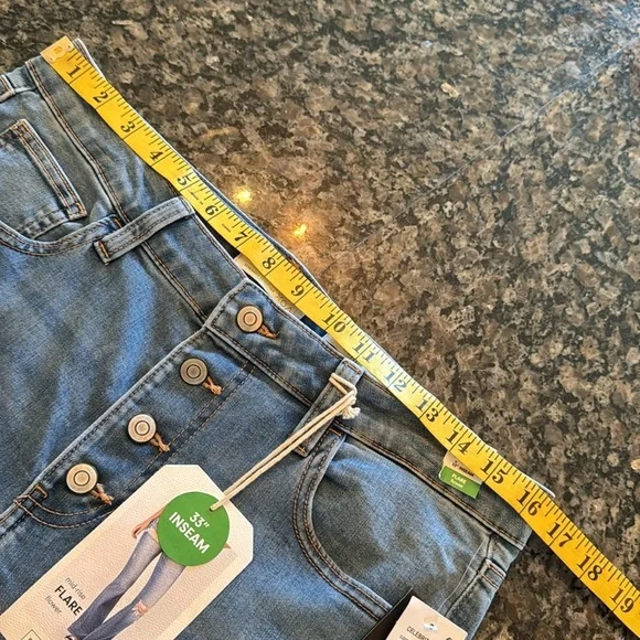 Celebrity by Pink Women's button-fly mid-rise Blue flare Jeans NWT 13/31 - Picture 8 of 11